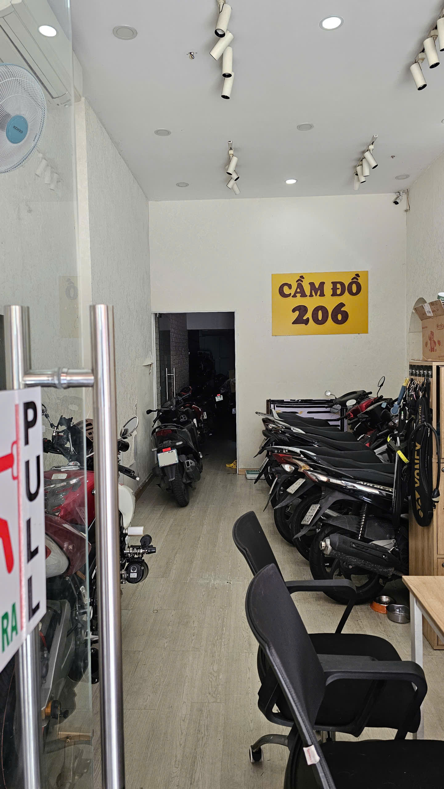 Tiệm cầm đồ 206